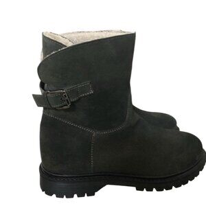 Skechers Suede Fleece Lined Boots In Moss Green Size 9.5